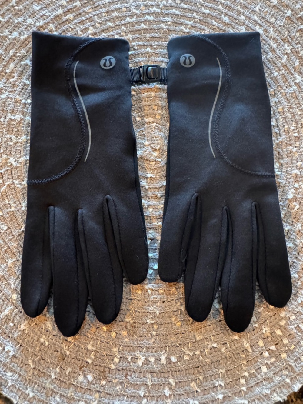 Lululemon Women’s Fast and Free Fleece Gloves with Clip